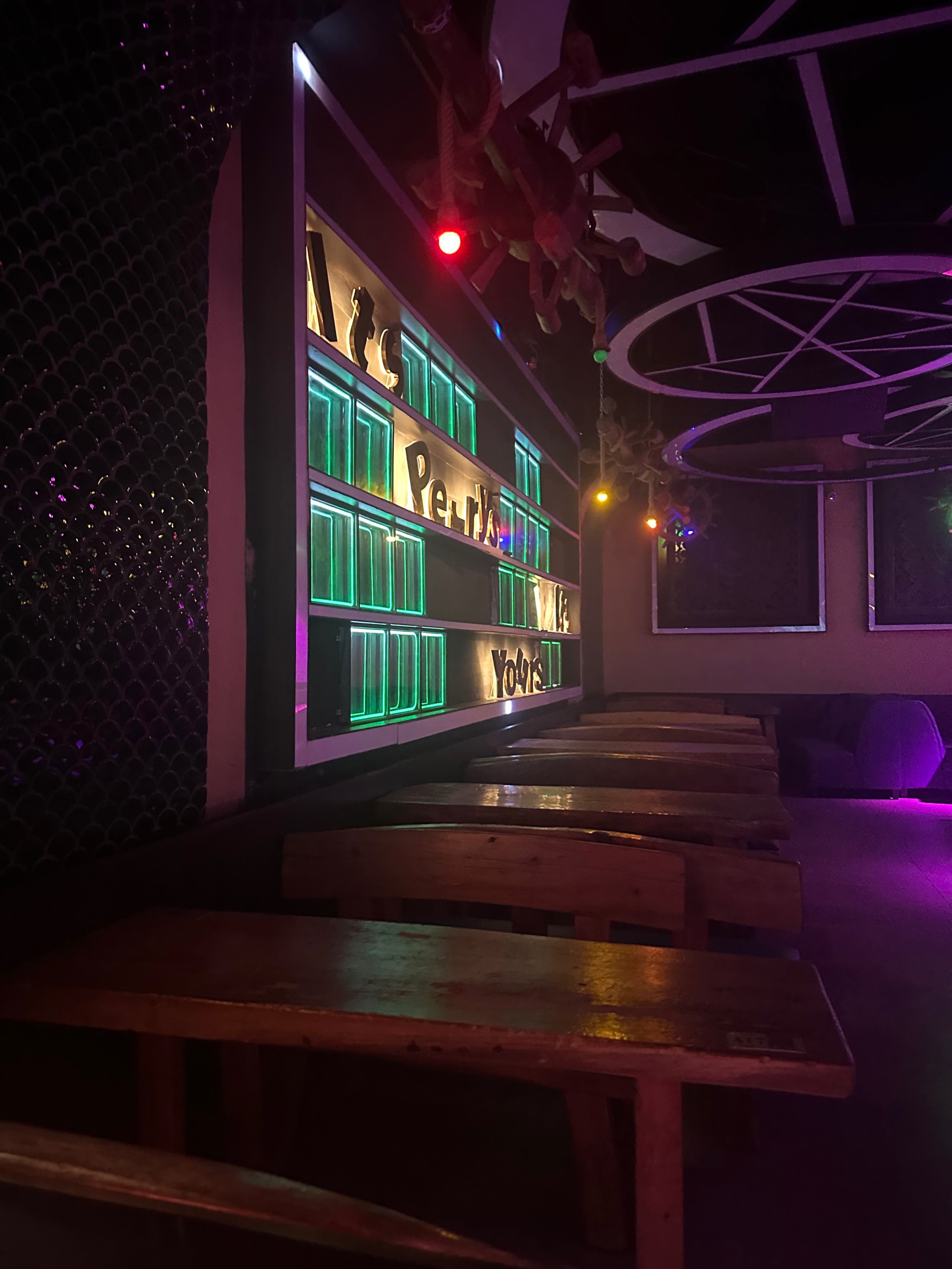 黄石商务ktv：中低端差异-铁山区ktv预定